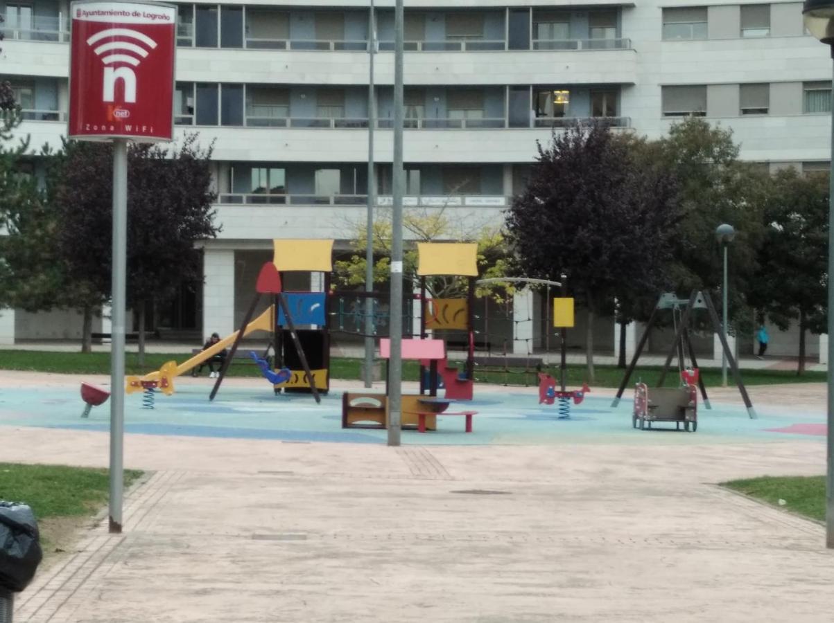 Apartamento Los Lirios Logroño Extérieur photo